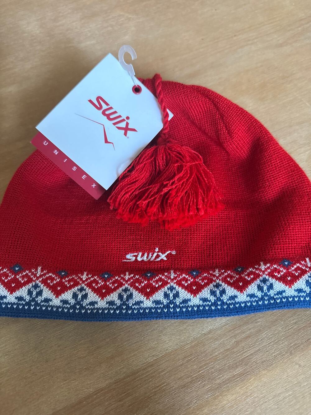 swix Unisex Bjorn Hat one size Merino Wool Blend Red Fair Isle Made in Canada